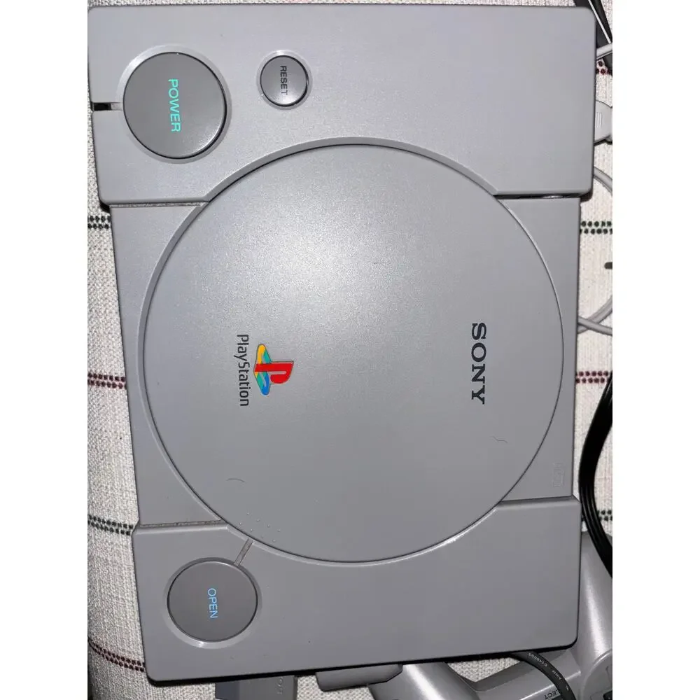 Sony PlayStation 1 Launch Edition Home Console with controller & Namco Guncon